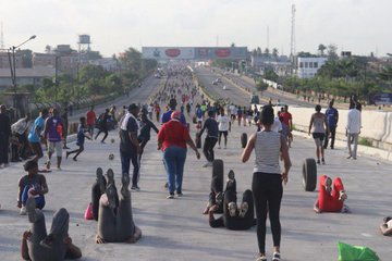 Amidst Lockdown: Lagos and Abuja residents, troop out en-mass to exercise, drive around (photos/video) - Image 1