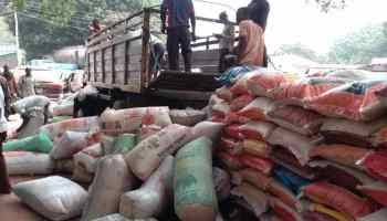 COVID-19: Commotion As Hoodlums Steal Relief Items In Bayelsa - Image 1