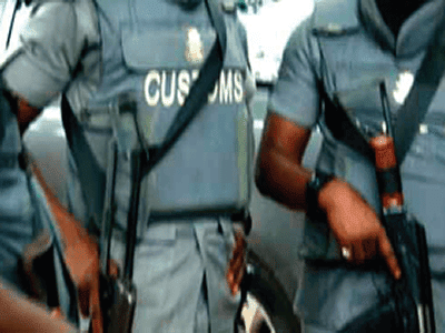 Suspected Smugglers Attack Custom Operatives In Ogun State - Image 1